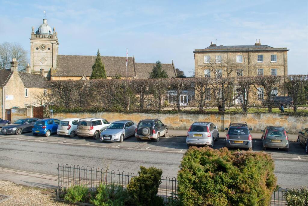 Historic Cotswold Chic Style For Uk Staycation Bourton-on-the-Water Exterior photo