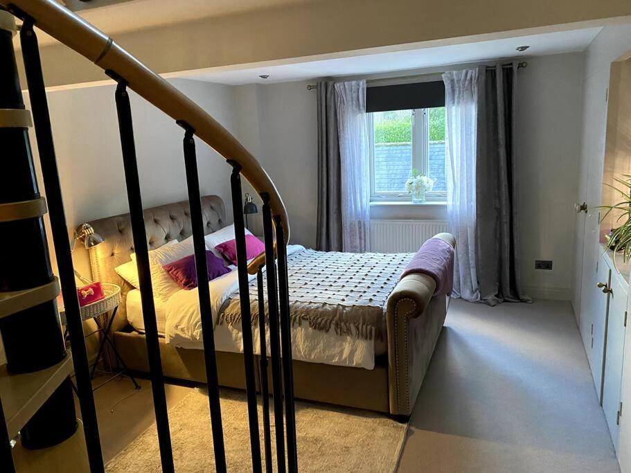 Historic Cotswold Chic Style For Uk Staycation Bourton-on-the-Water Exterior photo