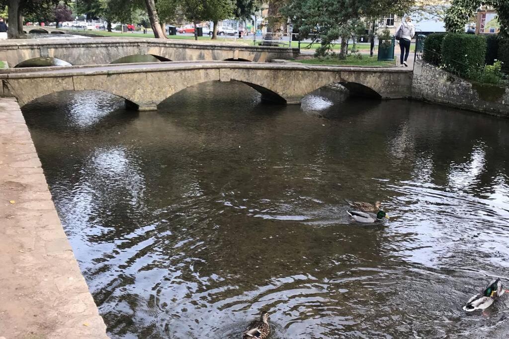 Historic Cotswold Chic Style For Uk Staycation Bourton-on-the-Water Exterior photo