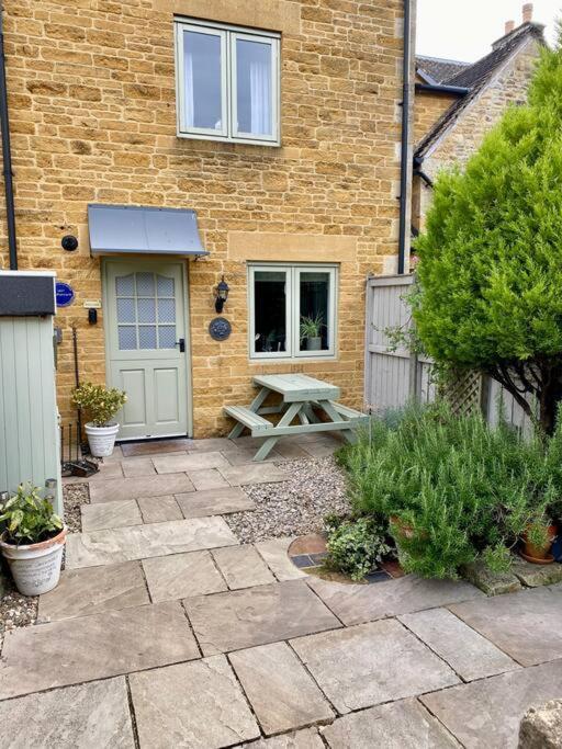 Historic Cotswold Chic Style For Uk Staycation Bourton-on-the-Water Exterior photo